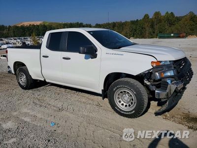 Czwarte zdjęcie samochodu z boku: 2020 CHEVROLET SILVERADO C1500 VIN:1GCRWAEFXLZ304624 - miniatura