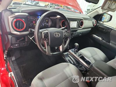 Zdjęcie 8 z 12 samochodu: 2019 TOYOTA TACOMA SR5 V6 VIN:3TMCZ5AN7KM272281 - miniatura
