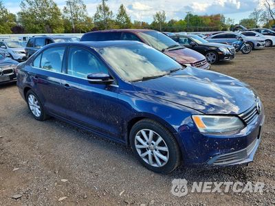 Czwarte zdjęcie samochodu z boku: 2013 VOLKSWAGEN JETTA SE VIN:3VWDP7AJ4DM421460 - miniatura