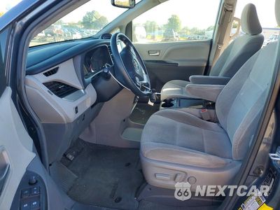 Zdjęcie 7 z 13 samochodu: 2017 TOYOTA SIENNA LE VIN:5TDKZ3DC8HS819996 - miniatura