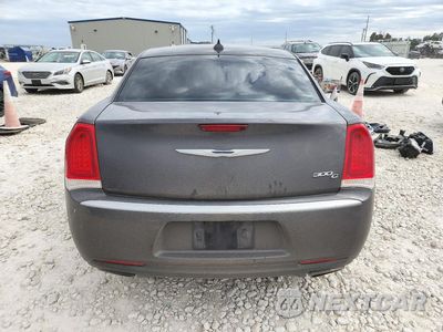 Zdjęcie 6 z 13 samochodu: 2015 CHRYSLER 300 VIN:2C3CCAPT0FH898649 - miniatura