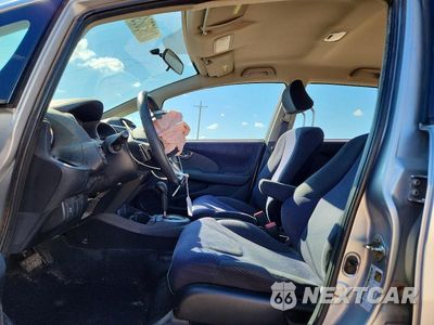Zdjęcie 7 z 12 samochodu: 2012 HONDA FIT SPORT VIN:JHMGE8H52CC017978 - miniatura