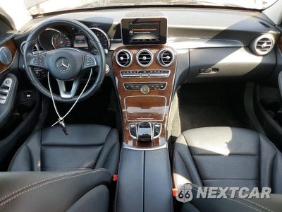Zdjęcie 8 z 12 samochodu: 2015 MERCEDES-BENZ C 300 4MATIC VIN:55SWF4KB4FU001109 - miniatura