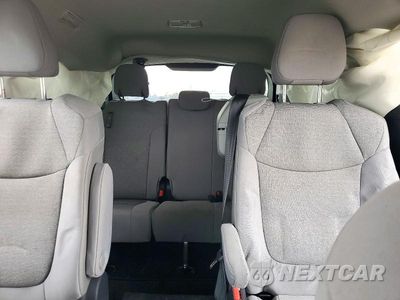 Zdjęcie 10 z 14 samochodu: 2026 TOYOTA SIENNA LE VIN:5TDKSKFC7TS227204 - miniatura