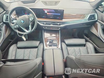 Zdjęcie 8 z 13 samochodu: 2025 BMW X5 XDRIVE40I VIN:5UX23EU09S9Y38581 - miniatura