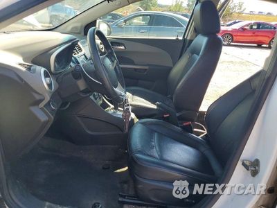 Zdjęcie 7 z 12 samochodu: 2020 CHEVROLET SONIC PREMIER VIN:1G1JF5SB3L4113316 - miniatura