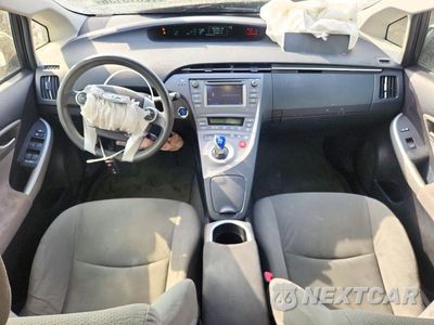 Zdjęcie 8 z 13 samochodu: 2012 TOYOTA PRIUS TWO VIN:JTDKN3DU7C1513088 - miniatura