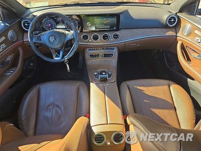 Zdjęcie 8 z 12 samochodu: 2018 MERCEDES-BENZ E 300 4MATIC VIN:WDDZF4KB8JA354815 - miniatura