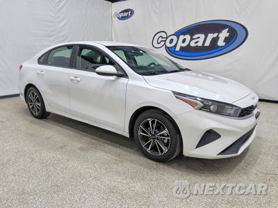 Czwarte zdjęcie samochodu z boku: 2024 KIA FORTE LXS VIN:3KPF24AD2RE733104 - miniatura