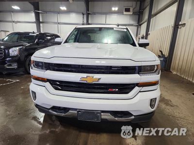 Piąte zdjęcie samochodu w środku: 2018 CHEVROLET SILVERADO K1500 LT VIN:3GCUKREC8JG354039 - miniatura