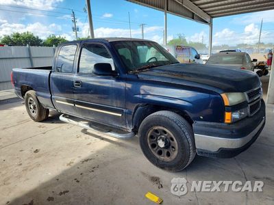 Czwarte zdjęcie samochodu z boku: 2006 CHEVROLET SILVERADO C1500 VIN:1GCEC19X56Z242337 - miniatura