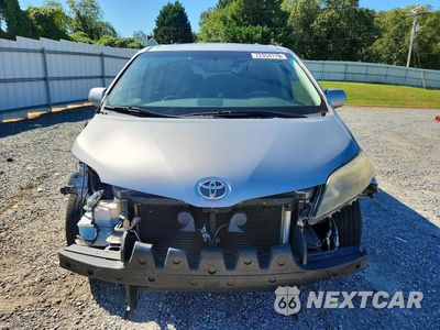 Piąte zdjęcie samochodu w środku: 2012 TOYOTA SIENNA SPORT VIN:5TDXK3DC1CS192318 - miniatura