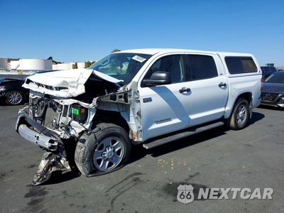 2017 TOYOTA TUNDRA CREWMAX SR5 5TFEY5F14HX217369 - główne zdjęcie licytacji z USA - miniatura