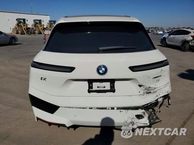 Zdjęcie 6 z 13 samochodu: 2023 BMW IX XDRIVE50 VIN:WB523CF05PCM33942 - miniatura
