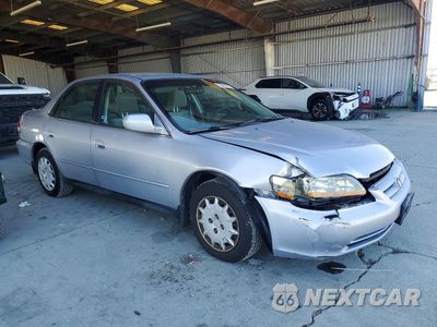 Czwarte zdjęcie samochodu z boku: 2002 HONDA ACCORD LX VIN:3HGCG66552G700420 - miniatura