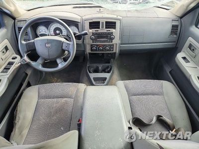 Zdjęcie 8 z 12 samochodu: 2007 DODGE DAKOTA QUAD SLT VIN:1D7HW48P07S141682 - miniatura