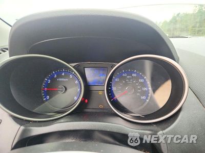 Zdjęcie 9 z 13 samochodu: 2012 HYUNDAI TUCSON GLS VIN:KM8JU3AC5CU388208 - miniatura