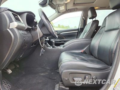 Zdjęcie 7 z 14 samochodu: 2018 TOYOTA HIGHLANDER XLE VIN:5TDJZRFH7JS535501 - miniatura