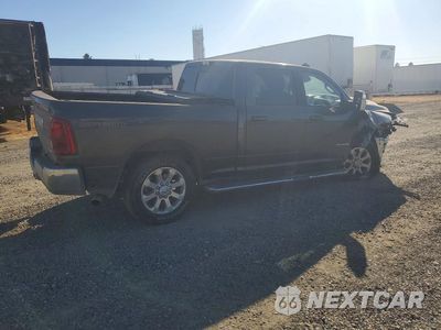 Trzecie zdjęcie samochodu z tyłu: 2025 RAM 2500 LARAMIE VIN:3C63R5FL1SG592161 - miniatura