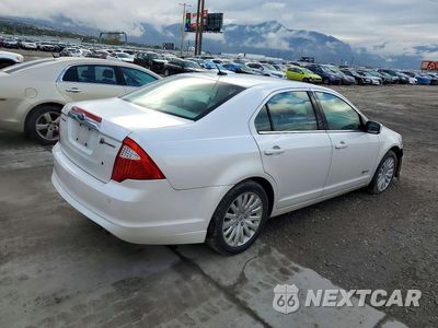 Trzecie zdjęcie samochodu z tyłu: 2010 FORD FUSION HYBRID VIN:3FADP0L35AR105448 - miniatura