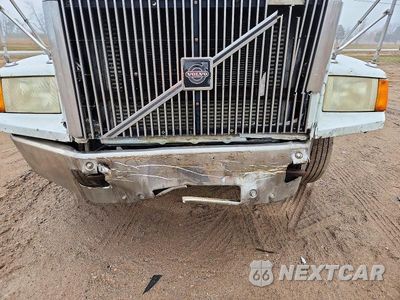 Zdjęcie 13 z 13 samochodu: 1996 VOLVO WCA DUMP TRUCK VIN:4V4VDBGF8TN713661 - miniatura