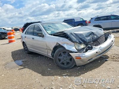 Czwarte zdjęcie samochodu z boku: 2004 MERCEDES-BENZ C 240 VIN:WDBRF61J24A593469 - miniatura