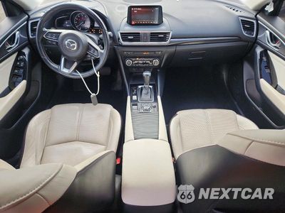 Zdjęcie 8 z 12 samochodu: 2018 MAZDA 3 GRAND TOURING VIN:3MZBN1W35JM230419 - miniatura