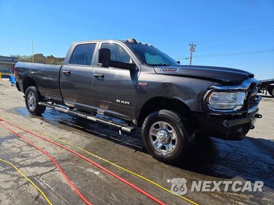 Czwarte zdjęcie samochodu z boku: 2022 RAM 2500 TRADESMAN VIN:3C6UR5HJ5NG368993 - miniatura