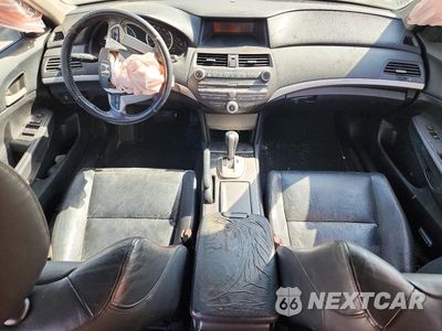 Zdjęcie 8 z 12 samochodu: 2011 HONDA ACCORD SE VIN:1HGCP2F60BA000174 - miniatura