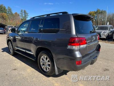 Trzecie zdjęcie samochodu z tyłu: 2017 TOYOTA LAND CRUISER BASE VIN:JTMCY7AJ9H4058800 - miniatura