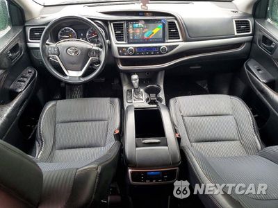 Zdjęcie 8 z 12 samochodu: 2016 TOYOTA HIGHLANDER LE PLUS VIN:5TDBKRFHXGS230821 - miniatura