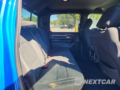 Zdjęcie 10 z 13 samochodu: 2021 RAM 1500 BIG HORN/LONE STAR VIN:1C6SRFFTXMN804132 - miniatura
