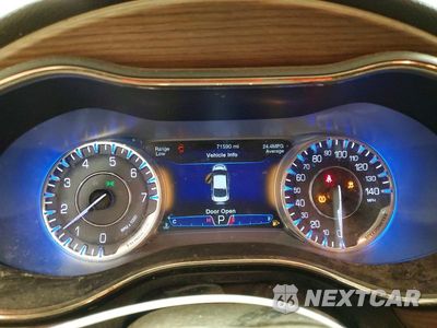 Zdjęcie 9 z 13 samochodu: 2015 CHRYSLER 200 C VIN:1C3CCCCG8FN565319 - miniatura