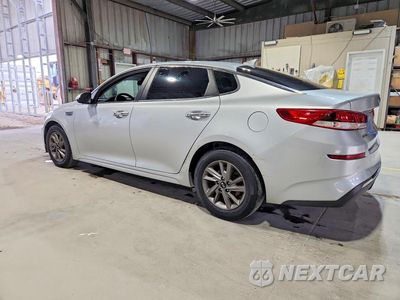 Drugie zdjęcie samochodu z przodu: 2020 KIA OPTIMA LX VIN:5XXGT4L31LG415401 - miniatura
