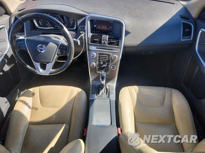 Zdjęcie 8 z 12 samochodu: 2016 VOLVO XC60 T5 PREMIER VIN:YV4612RK8G2840160 - miniatura