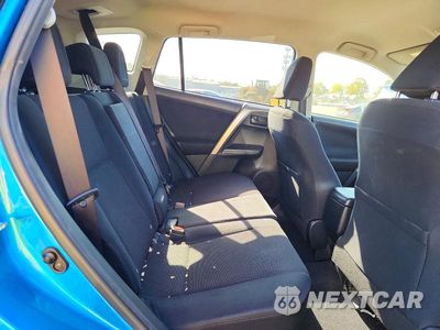 Zdjęcie 11 z 13 samochodu: 2016 TOYOTA RAV4 LE VIN:JTMBFREV8GD184073 - miniatura