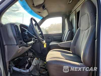 Zdjęcie 7 z 13 samochodu: 2000 CHEVROLET EXPRESS G3500 VIN:1GBJG31R4Y1273757 - miniatura