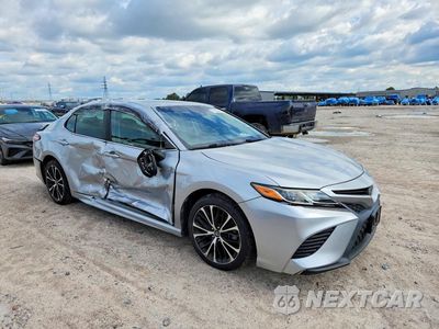 Czwarte zdjęcie samochodu z boku: 2018 TOYOTA CAMRY SE VIN:4T1B11HK5JU089636 - miniatura