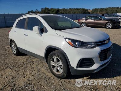 Czwarte zdjęcie samochodu z boku: 2019 CHEVROLET TRAX 1LT VIN:KL7CJLSB8KB727935 - miniatura