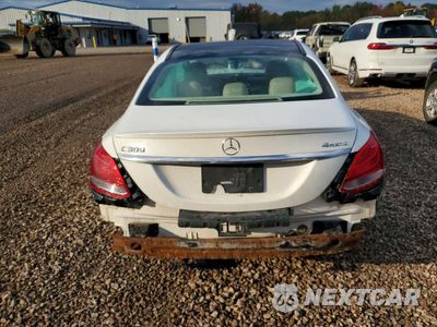 Zdjęcie 6 z 12 samochodu: 2016 MERCEDES-BENZ C 300 4MATIC VIN:55SWF4KB9GU155378 - miniatura
