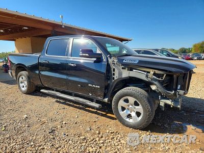 Czwarte zdjęcie samochodu z boku: 2019 RAM 1500 BIG HORN/LONE STAR VIN:1C6SRFMTXKN680590 - miniatura