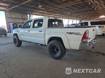 Drugie zdjęcie samochodu z przodu: 2015 TOYOTA TACOMA V6 VIN:3TMLU4EN2FM193366 - miniatura