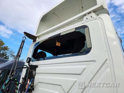 Zdjęcie 13 z 13 samochodu: 2018 INTERNATIONAL RH613 SEMI TRUCK VIN:3HSDWTZR3JN493482 - miniatura
