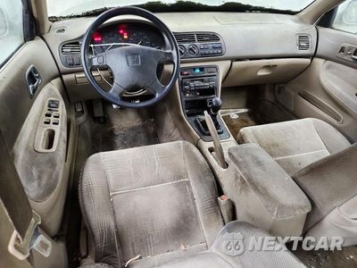 Zdjęcie 8 z 12 samochodu: 1996 HONDA ACCORD DX 4D SEDAN VIN:1HGCD5532TA149236 - miniatura
