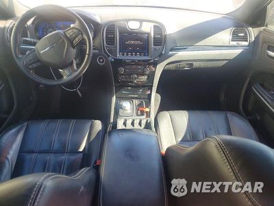 Zdjęcie 8 z 12 samochodu: 2019 CHRYSLER 300 S VIN:2C3CCABG6KH708213 - miniatura