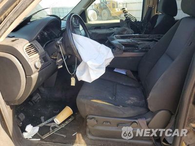 Zdjęcie 7 z 13 samochodu: 2010 CHEVROLET TAHOE C1500 LS VIN:1GNUCAE07AR112595 - miniatura