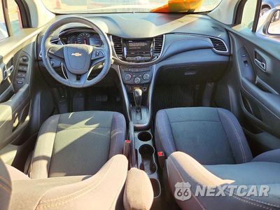 Zdjęcie 8 z 13 samochodu: 2020 CHEVROLET TRAX LS VIN:3GNCJKSB3LL327902 - miniatura