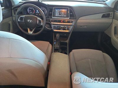 Zdjęcie 8 z 12 samochodu: 2018 HYUNDAI SONATA SE VIN:5NPE24AF7JH677657 - miniatura