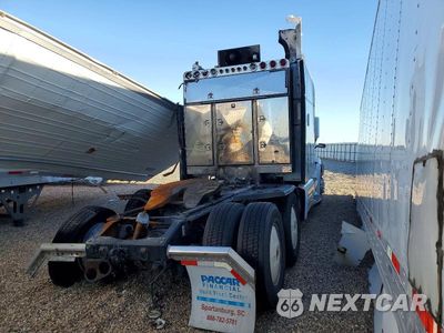 Czwarte zdjęcie samochodu z boku: 2018 PETERBILT 579 SEMI TRUCK VIN:1XPBD49X8JD421025 - miniatura