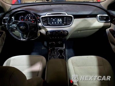 Zdjęcie 8 z 13 samochodu: 2017 KIA SORENTO LX VIN:5XYPG4A37HG242428 - miniatura